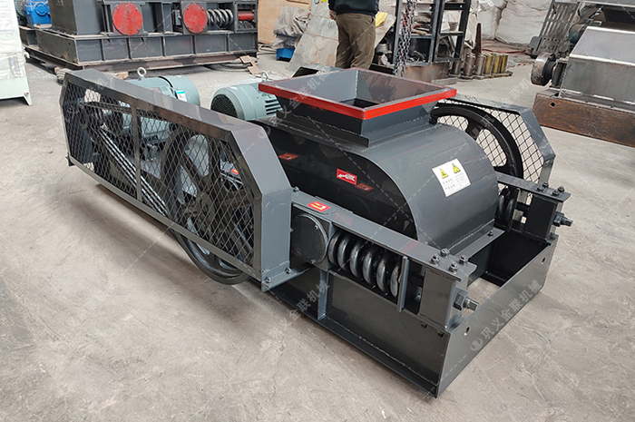 對(duì)輥制砂機(jī)在線報(bào)價(jià)/小型對(duì)輥式破碎機(jī)多少錢一臺(tái)? 對(duì)輥制砂機(jī)在線報(bào)價(jià)/小型對(duì)輥式破碎機(jī)多少錢一臺(tái)?