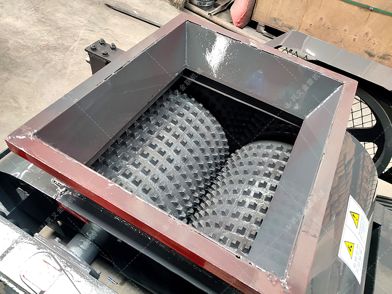 大產量需求下,雙齒輥破碎機憑什么保證出料均勻度? 大產量需求下,雙齒輥破碎機憑什么保證出料均勻度?